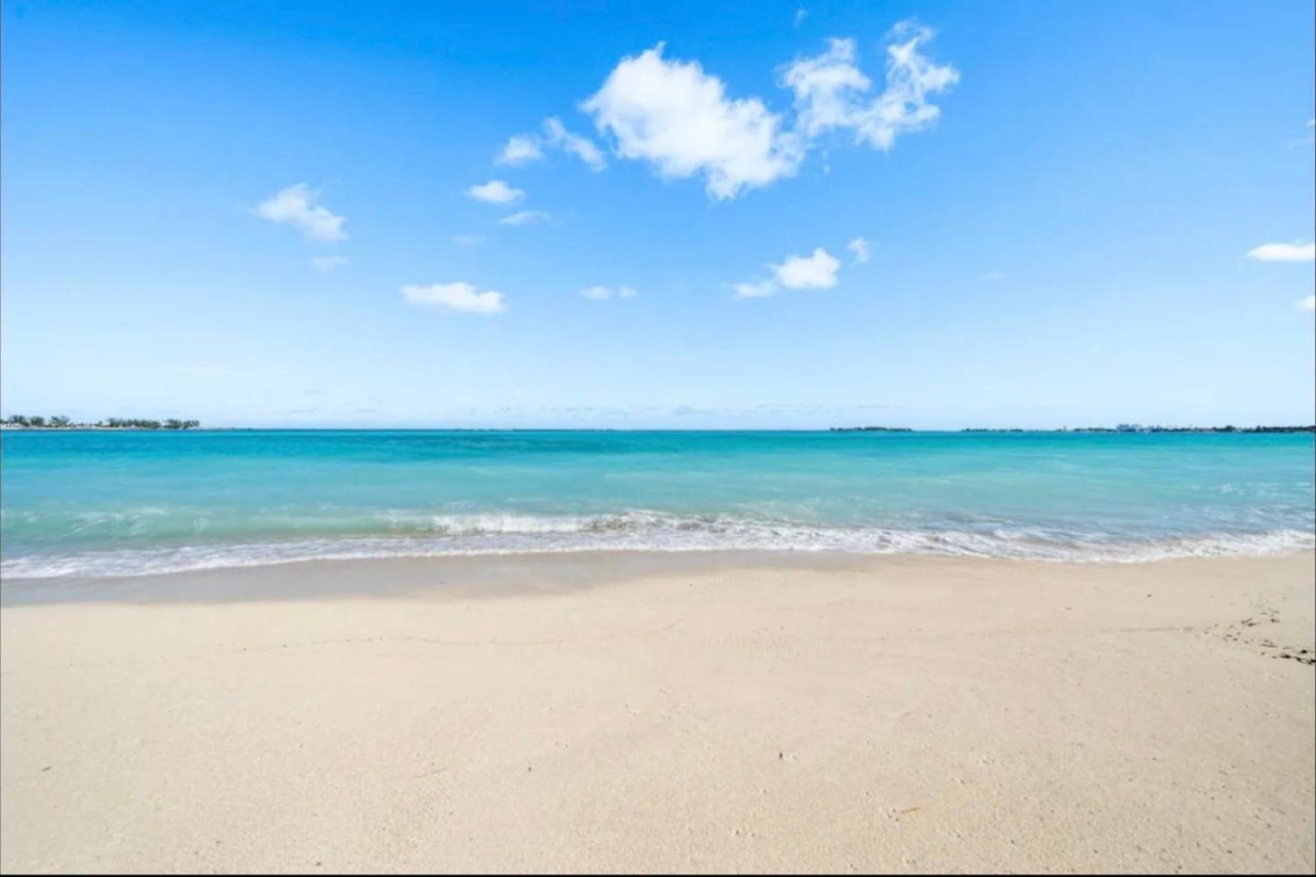 Luxury Apartment On The Beach Νασάου Εξωτερικό φωτογραφία